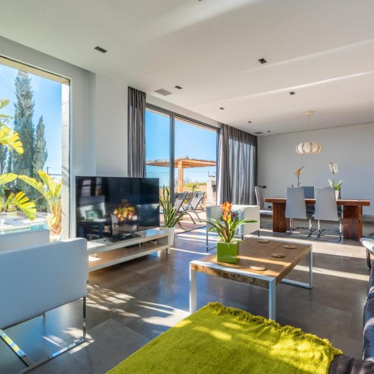 Luxury Villa with swimming pool and amazing views - Villa - 7