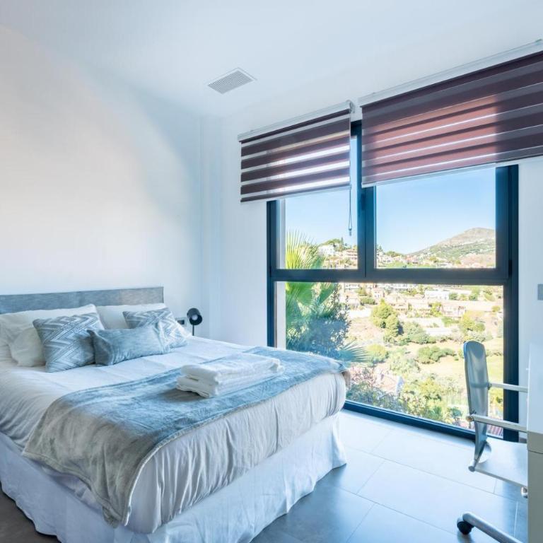 Luxury Villa with swimming pool and amazing views - Villa - 11