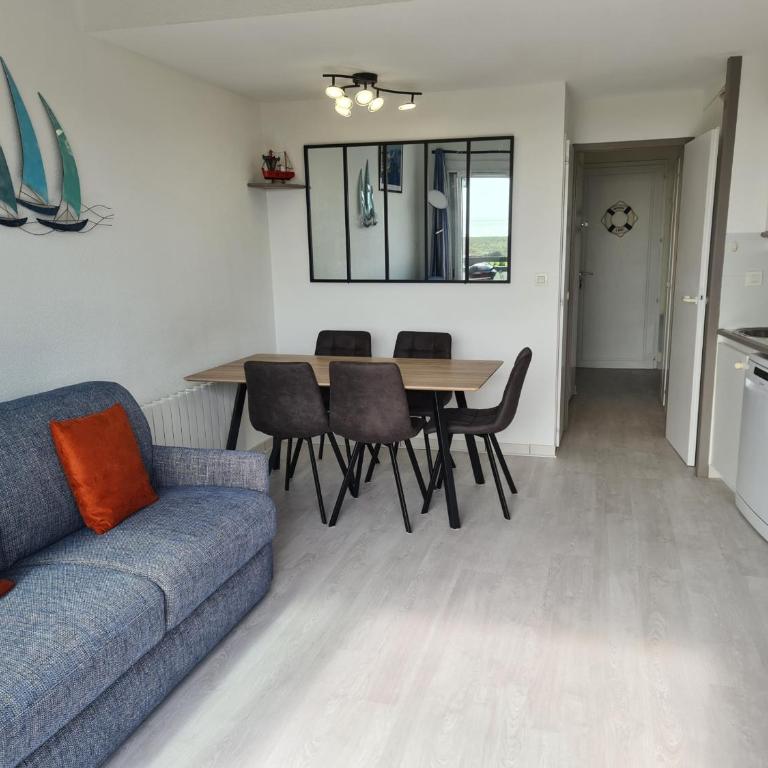 Appartement pour 5 pers. avec terrasse et accès piscine à Arzon - FR-1-639-17 - Appartement (5 Adultes) - 5