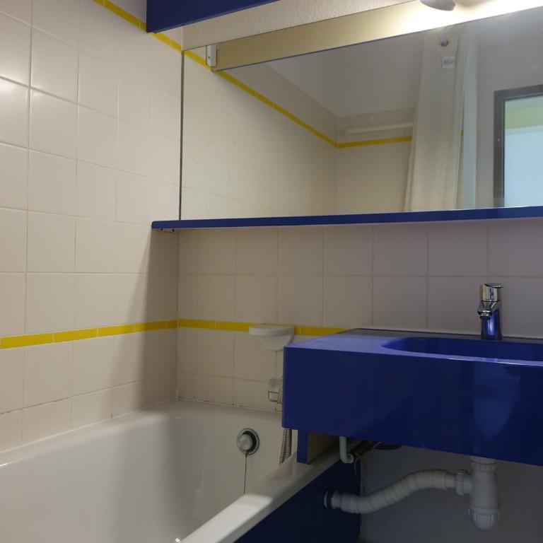 Appartement pour 5 pers. avec terrasse et accès piscine à Arzon - FR-1-639-17 - Appartement (5 Adultes) - 9
