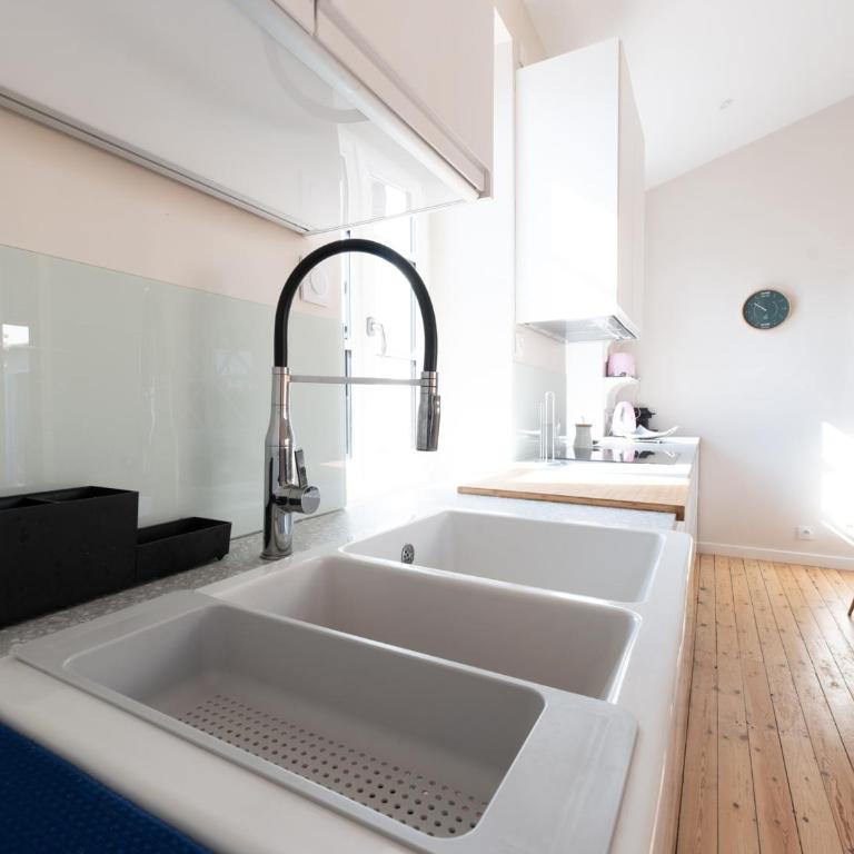 Maison 3 ch. centre-ville, proche plage et marché, 8 pers, 3*, Wi-Fi - FR-1-197-523 - Maison de Vacances (8 Adultes) - 8