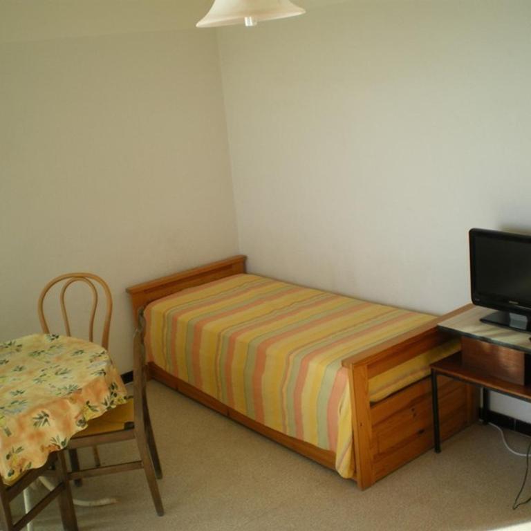 Studio lumineux avec terrasse et parking au Lavandou - FR-1-308-170 - Studio - 6