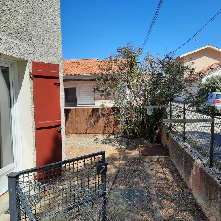 Charmant T2 avec jardin privé, proche centre et plages de Capbreton - FR-1-239-632 - Apartment mit 1 Schlafzimmer - 4