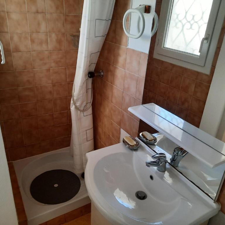 Charmant T2 avec jardin privé, proche centre et plages de Capbreton - FR-1-239-632 - Apartment mit 1 Schlafzimmer - 11