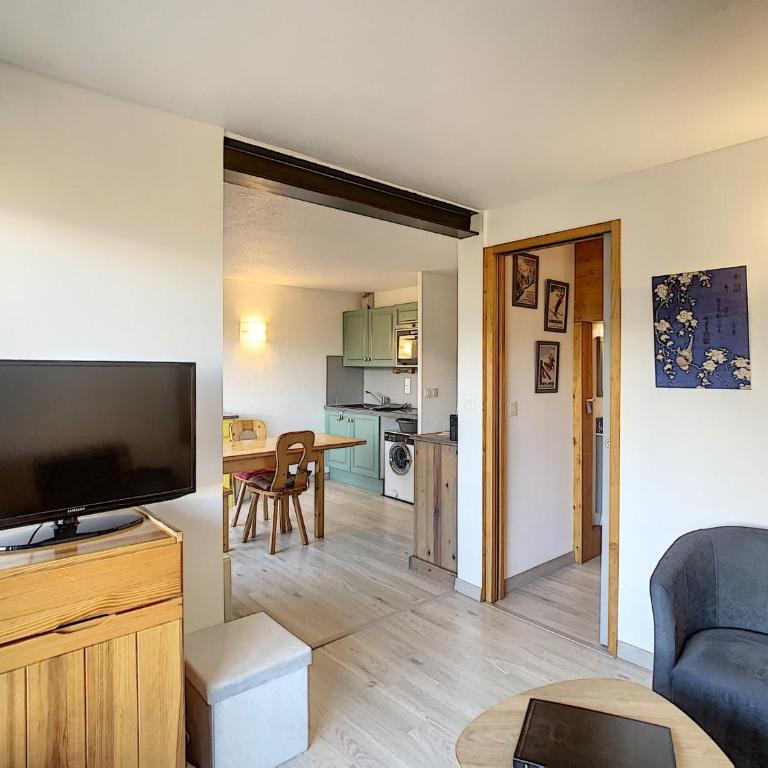Charmant 2 pièces + coin cabine, proche centre Combloux, RDJ, terrasse, parking et casier à skis - Appartement 3 Chambres - 5