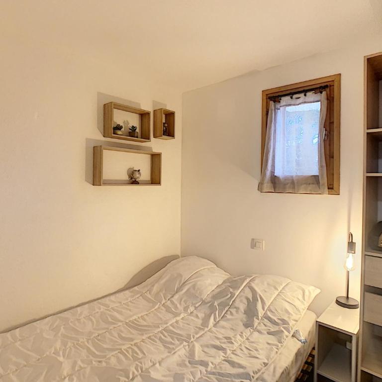 Charmant 2 pièces + coin cabine, proche centre Combloux, RDJ, terrasse, parking et casier à skis - Appartement 3 Chambres - 9