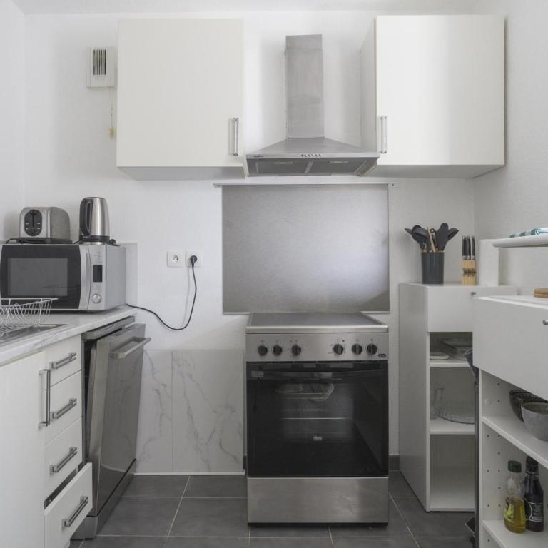 Appartement T3 à 50m de l'océan avec terrasse, parking et Wi-Fi - Refait à neuf, centre de Biscarrosse - FR-1-521-155 - Apartment (6 Adults) - 3