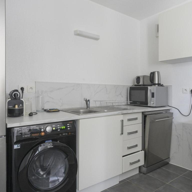 Appartement T3 à 50m de l'océan avec terrasse, parking et Wi-Fi - Refait à neuf, centre de Biscarrosse - FR-1-521-155 - Apartment (6 Adults) - 6