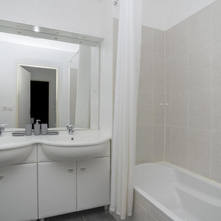Appartement T3 à 50m de l'océan avec terrasse, parking et Wi-Fi - Refait à neuf, centre de Biscarrosse - FR-1-521-155 - Apartment (6 Adults) - 7