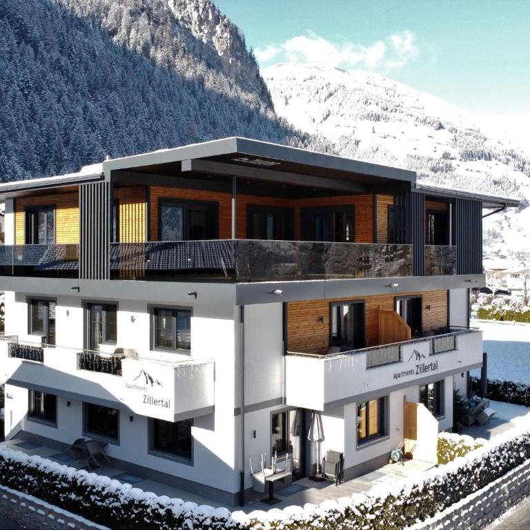 Chalet in Mayrhofen near Penkenbahn Ski Lift - Two-Bedroom Apartment - 18