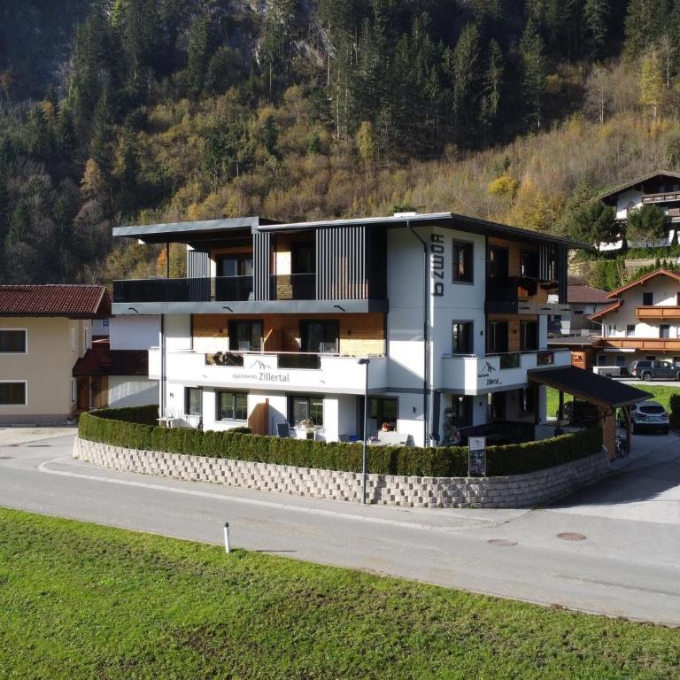 Apartment in Mayrhofen near Ski Lifts - Two-Bedroom Apartment - 1
