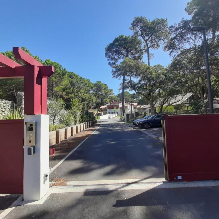 Appartement de standing avec jardin privatif, proche du lac et du centre, parking inclus - One-Bedroom Apartment - 7