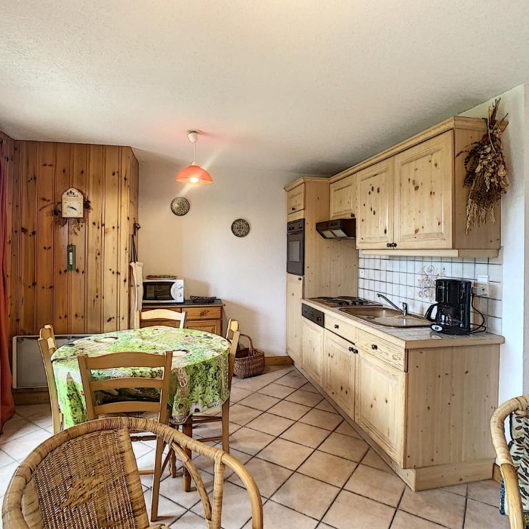 Charmant 2 pièces cabine avec jardin, près de Combloux - Appartement 2 Chambres - 12