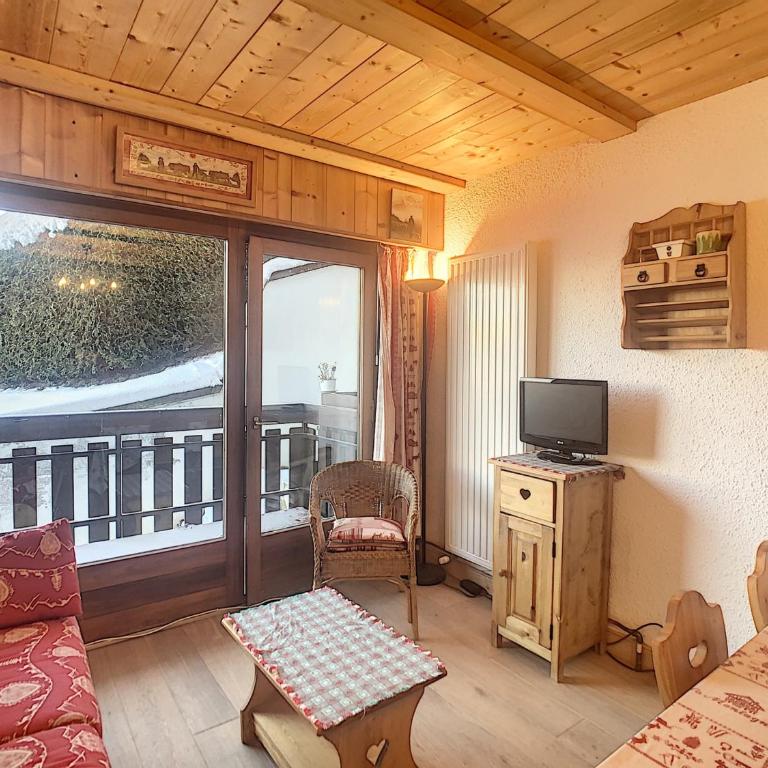 Studio cosy avec cabine, pied des pistes à Combloux, balcon, casier à skis, équipements modernes - Studio - 9