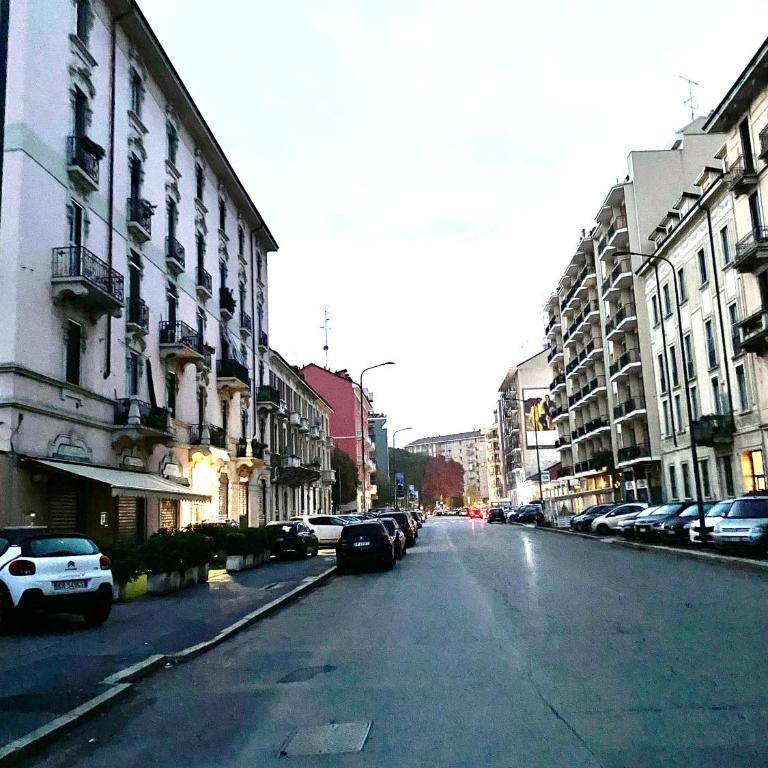 Benaco Apartment - 98mq Comfort & Style -Milano- Fondazione Prada - Appartamento con 2 Camere da Letto - 52