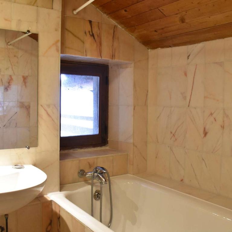 Chalet en Pierre 4 P. pour 6 Pers. à Méribel, Navette Gratuite et Grande Terrasse - FR-1-180-583 - Chalet - 4