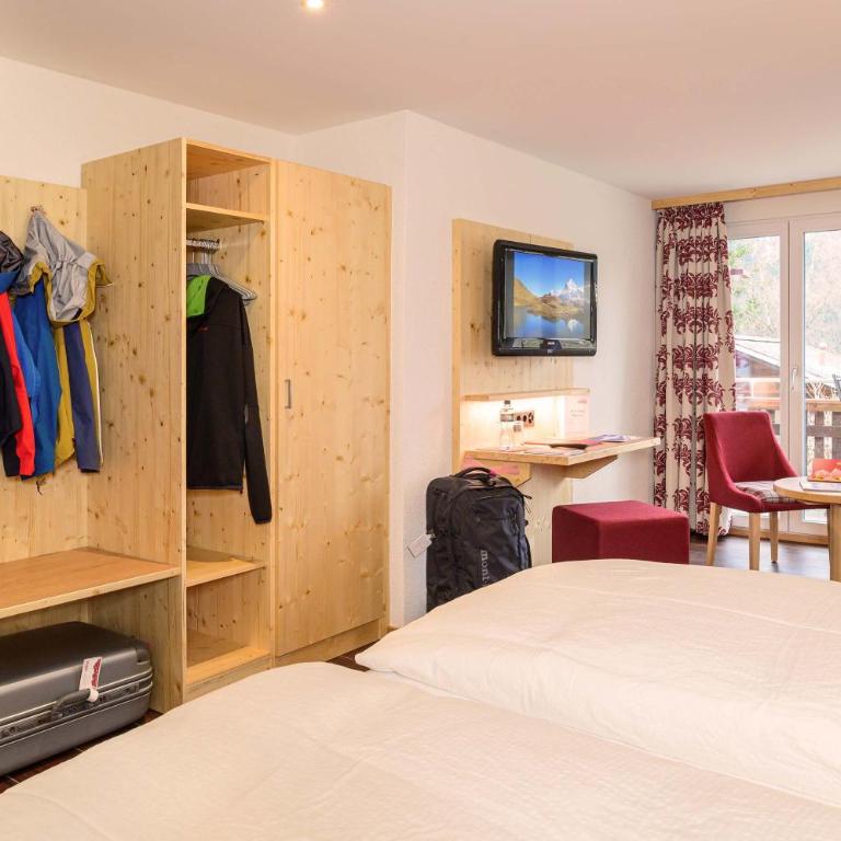 Hotel Caprice - Grindelwald - Superior Doppelzimmer mit Blick auf den Eiger - 4
