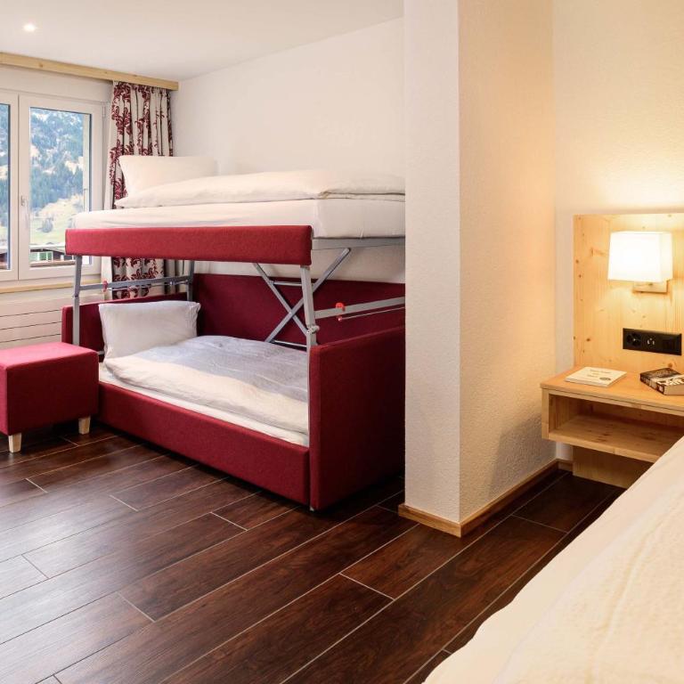 Hotel Caprice - Grindelwald - Superior Doppelzimmer mit Blick auf den Eiger - 5