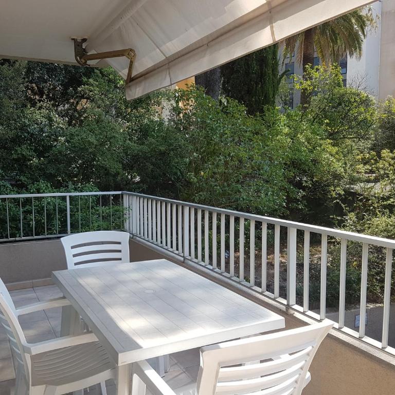 Appartement 2P avec Balcon, Clim, à 50m de la Plage et Centre-ville, WiFi et Parking Disponibles - FR-1-466A-3 - Appartement (4 Adultes) - 6