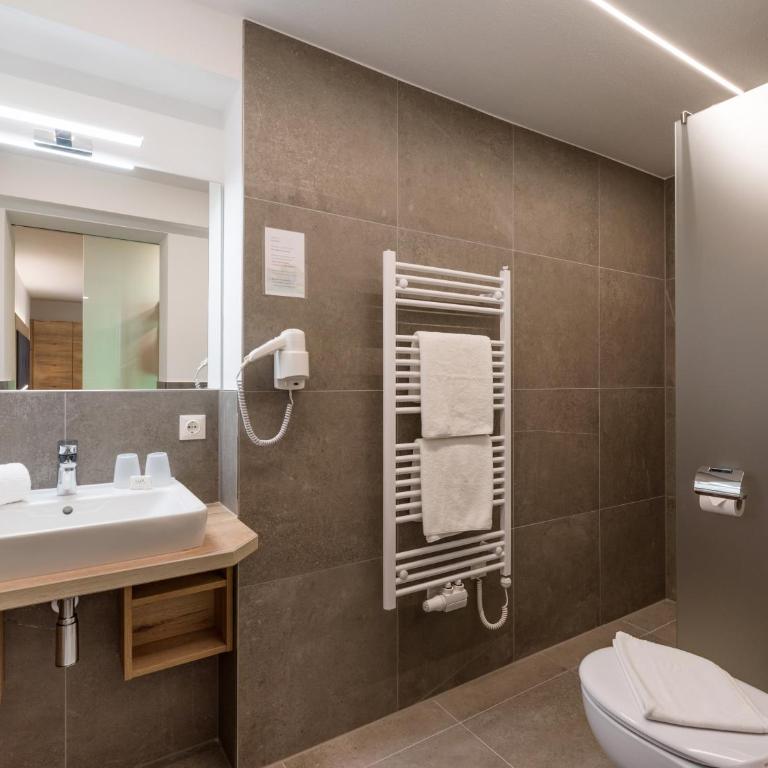Gasthof Hotel Schöntal - Junior Suite mit Balkon - 4