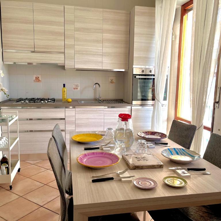 Exclusive Large 3 bed room Apartment with Pool Central Sorrento - Three-Bedroom Apartment - 22