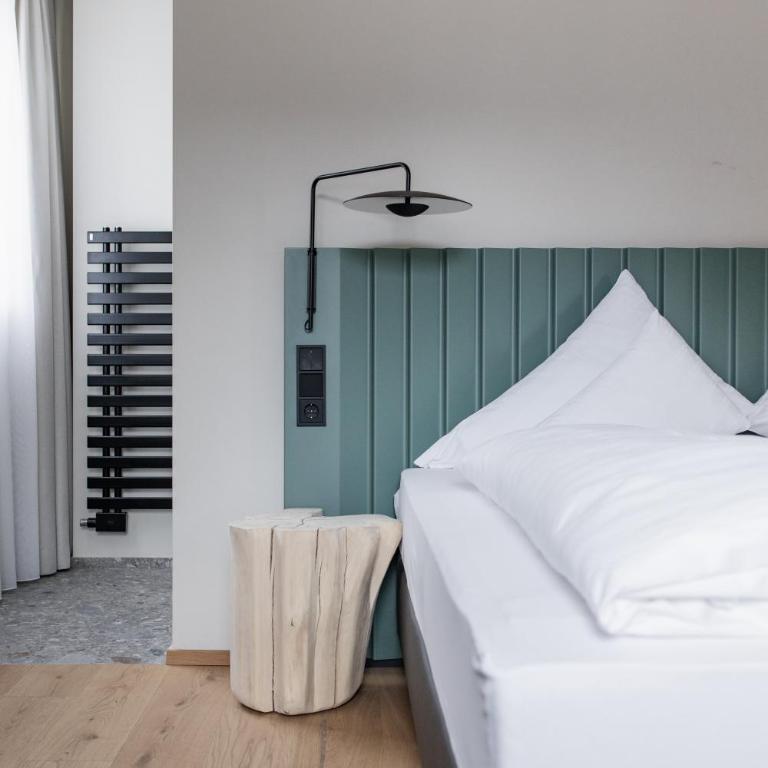 Stadthotel Goldenes Schiff - Doppelzimmer mit Bergblick - 4