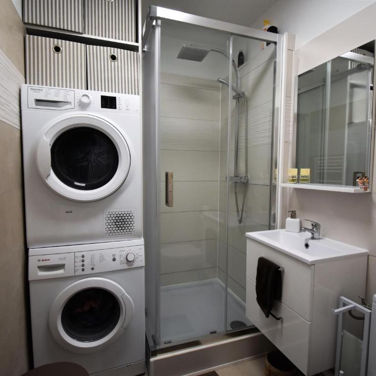Arcachon : T2 moderne à 2 pas de la plage avec balcon, WiFi, parking et TV cinéma - FR-1-420-71 - Apartment (4 Adults) - 7