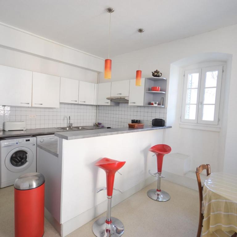 Agréable appartement 60 m², proche ski, balcon, animaux admis, parking - Appartement 1 Chambre - 2
