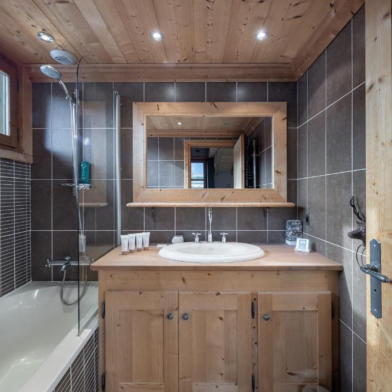 Chalet confortable avec sauna à Courchevel Le Praz, proche remontées - FR-1-568-15 - Chalet (10 Adultes) - 2