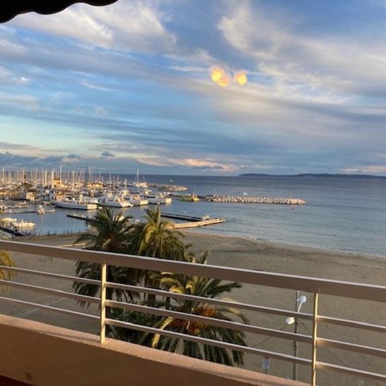 Appartement T2 au Lavandou avec Terrasse Vue Mer - FR-1-308-167 - Appartement - 1