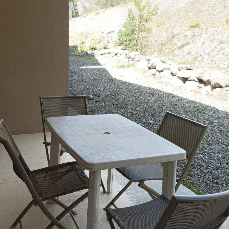 Studio à Jausiers avec terrasse, wifi et animaux admis - Studio - 1