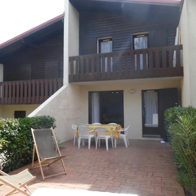 Maison rénovée avec terrasse à 700m des plages, marché et activités - Tennis et piste cyclable à 10m - FR-1-239-385 - Two-Bedroom House - 19