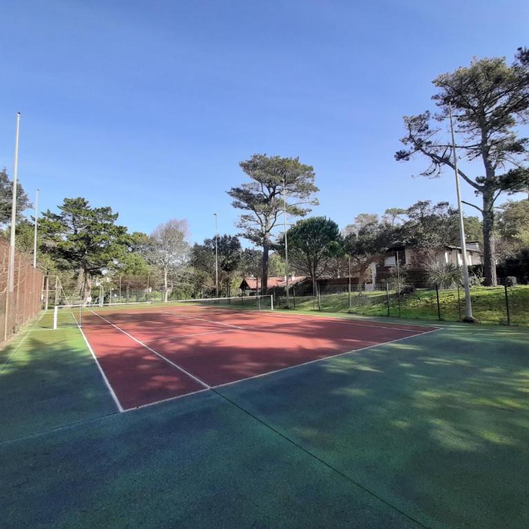 Maison rénovée avec terrasse à 700m des plages, marché et activités - Tennis et piste cyclable à 10m - FR-1-239-385 - Two-Bedroom House - 21
