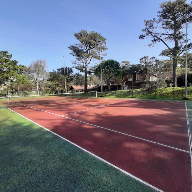 Maison rénovée avec terrasse à 700m des plages, marché et activités - Tennis et piste cyclable à 10m - FR-1-239-385 - Two-Bedroom House - 22