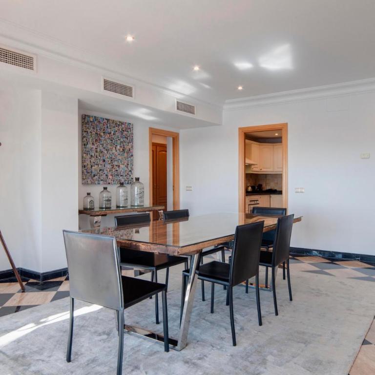 218 Puerto Banus Marbella Front Line 270 meters - Three-Bedroom Apartment - 2