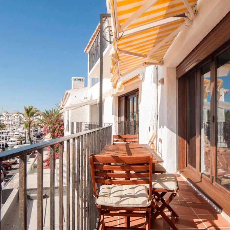 218 Puerto Banus Marbella Front Line 270 meters - Three-Bedroom Apartment - 10