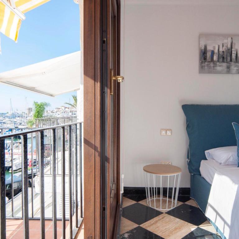 218 Puerto Banus Marbella Front Line 270 meters - Three-Bedroom Apartment - 27
