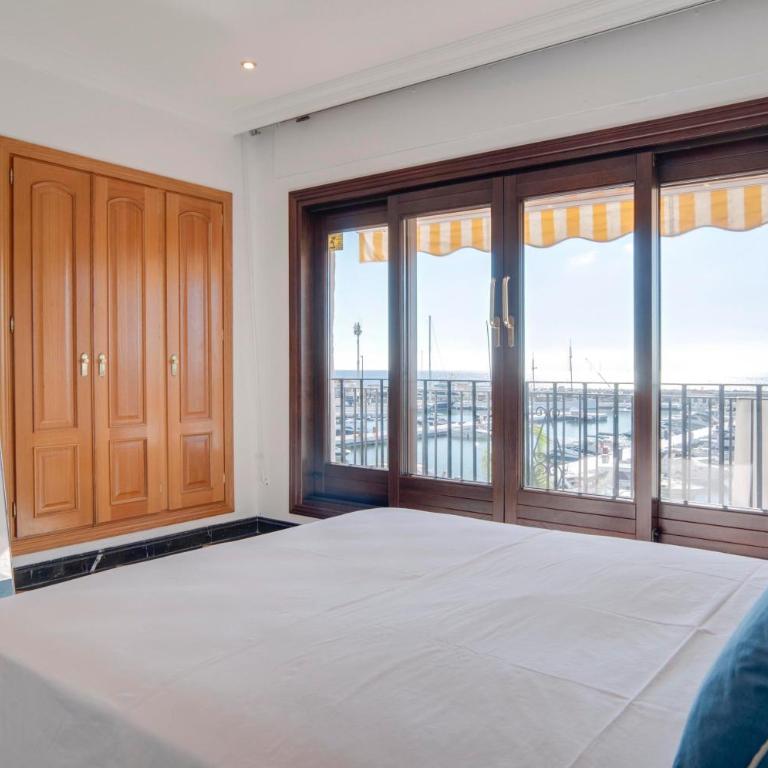 218 Puerto Banus Marbella Front Line 270 meters - Three-Bedroom Apartment - 28