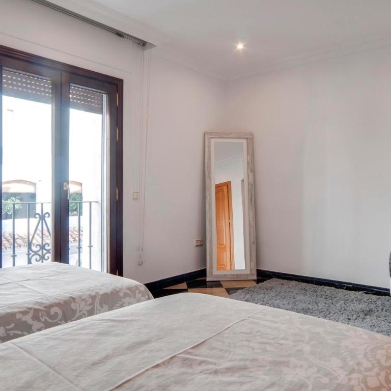 218 Puerto Banus Marbella Front Line 270 meters - Three-Bedroom Apartment - 39