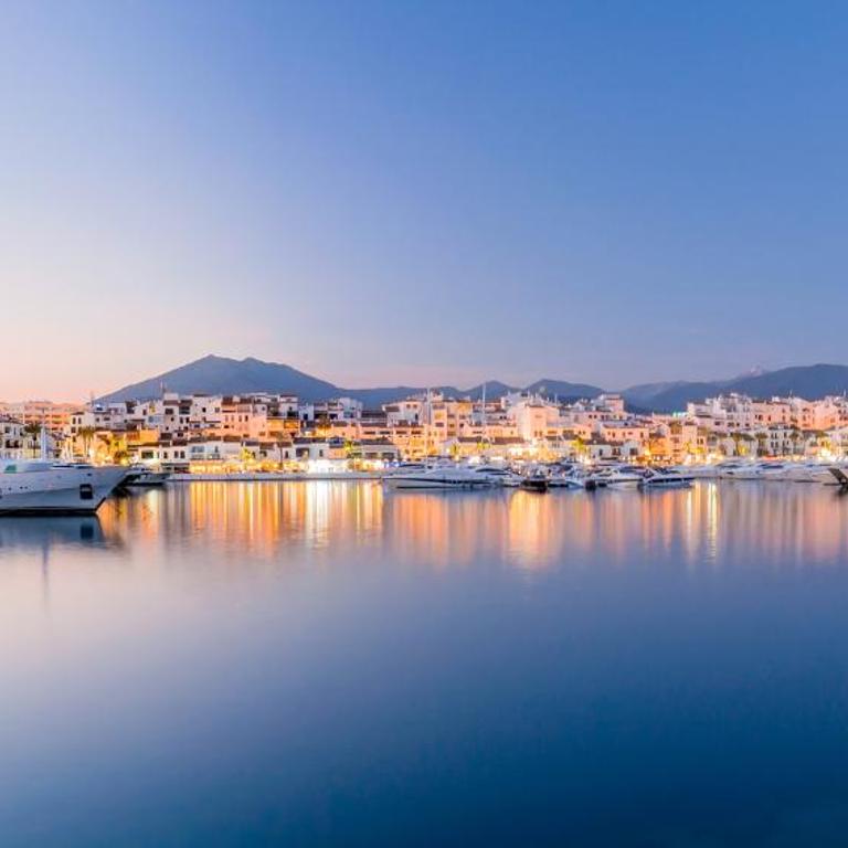 218 Puerto Banus Marbella Front Line 270 meters - Three-Bedroom Apartment - 50