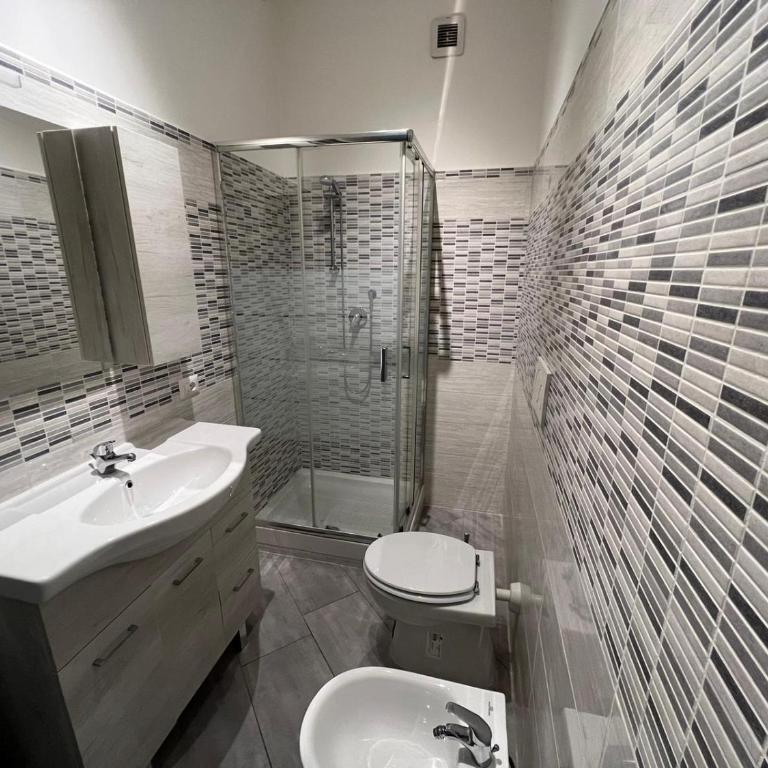VillaRussoRoma - Camera Matrimoniale con Bagno Privato - 3