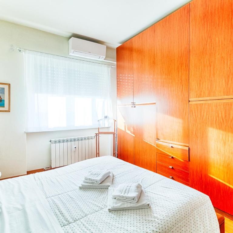 GuestHost - Ressmann 1 - 10 min from Teatro Rossetti - Appartamento con 1 Camera da Letto - 18