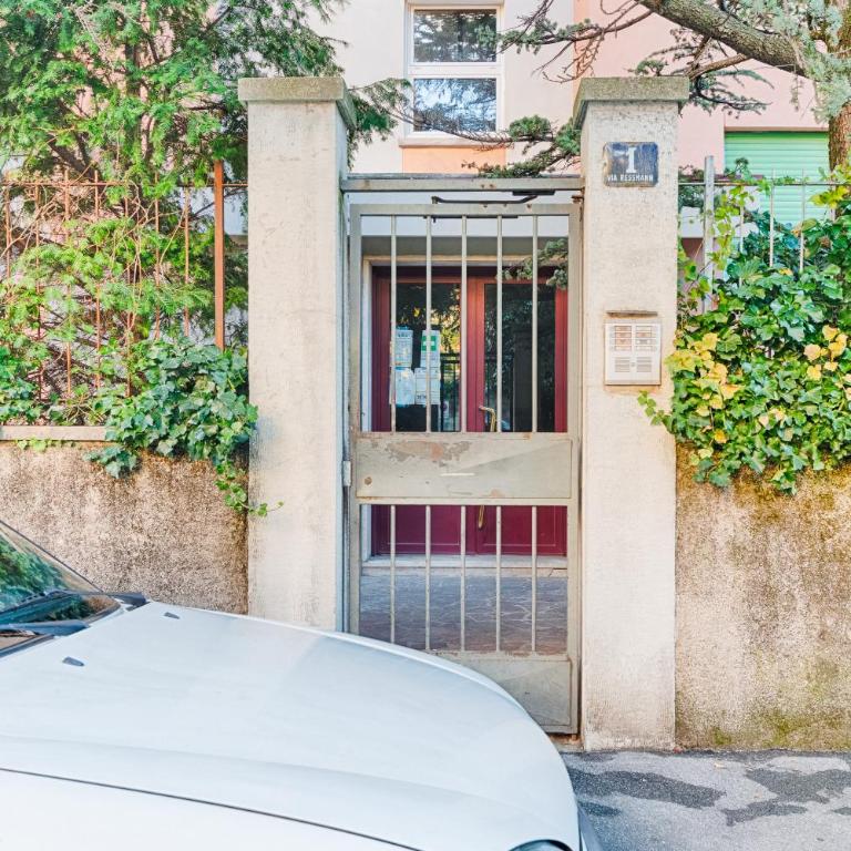 GuestHost - Ressmann 1 - 10 min from Teatro Rossetti - Appartamento con 1 Camera da Letto - 26
