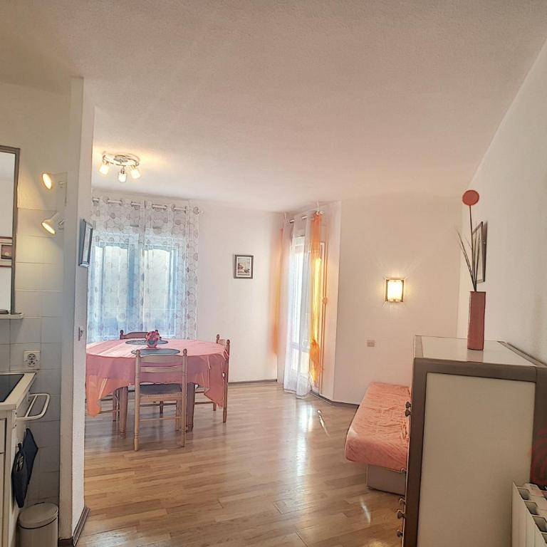 Appartement F2 lumineux avec balcon, proche centre et Thermes, animaux acceptés, wifi gratuit - FR-1-451-21 - Apartamento de 1 dormitorio - 3