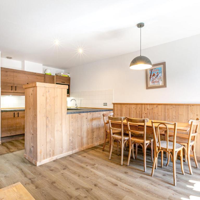 Appartement cosy, 2 chambres, centre village, proche pistes, parking, wifi, balcon, animaux sur demande - FR-1-437-25 - Apartamento (8 adultos) - 3
