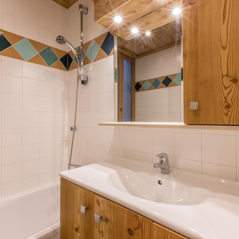 Appartement 3 Chambres avec Parking, Wifi et Proche des Remontées Mécaniques à La Clusaz - FR-1-437-46 - Apartamento (8 adultos) - 9