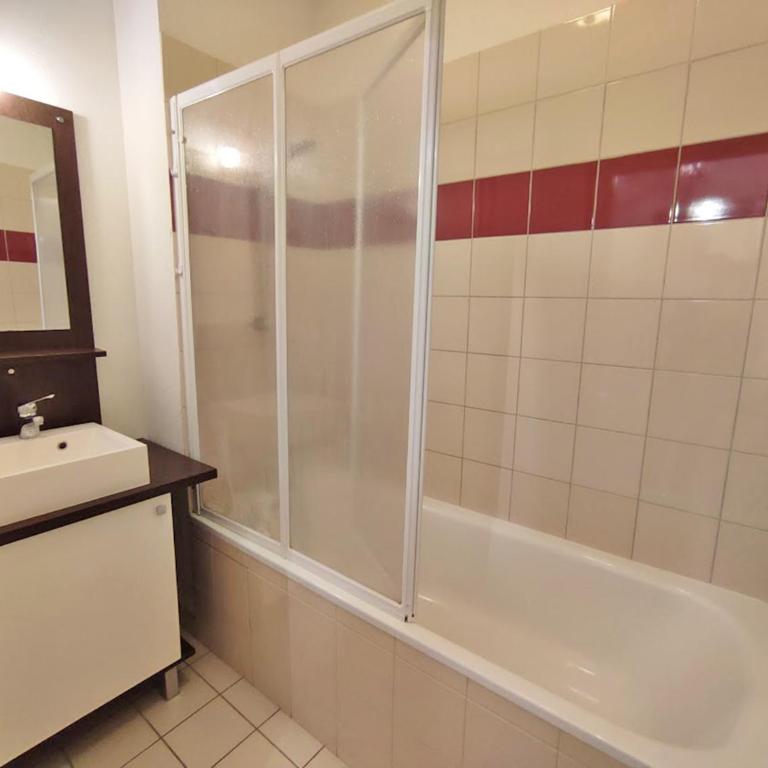L'Eterlou, T3, centre Luchon, wifi, casier à skis, ascenseur, 6 personnes - Apartment mit 2 Schlafzimmern - 7