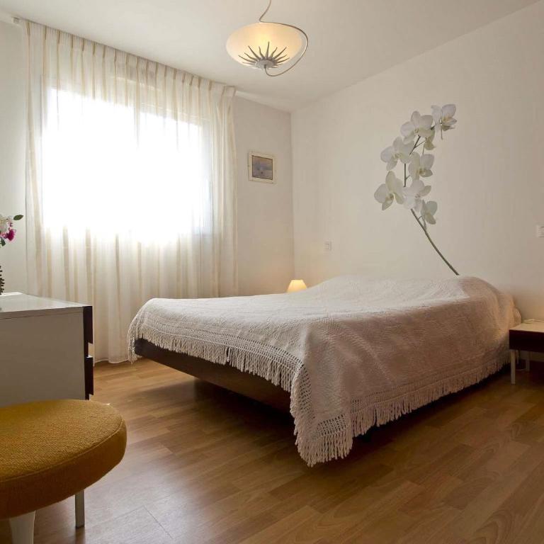 Appartement 3 Chambres Proche de la Mer avec Garage - FR-1-92-590 - Apartment (6 Erwachsene) - 9