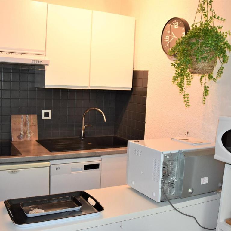 Charmant 2 pièces, balcon sud, piscine chauffée - FR-1-464-9 - Appartement 1 Chambre - 7