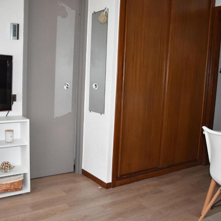 Charmant 2 pièces, balcon sud, piscine chauffée - FR-1-464-9 - Appartement 1 Chambre - 8